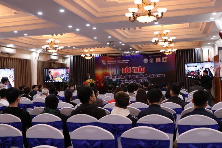 Hội thảo Đào tạo nhân lực ngành Điện tử Viễn thông trong kỷ nguyên số