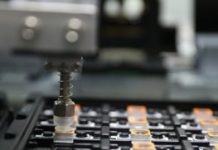 Máy gắp và kiểm tra linh kiện