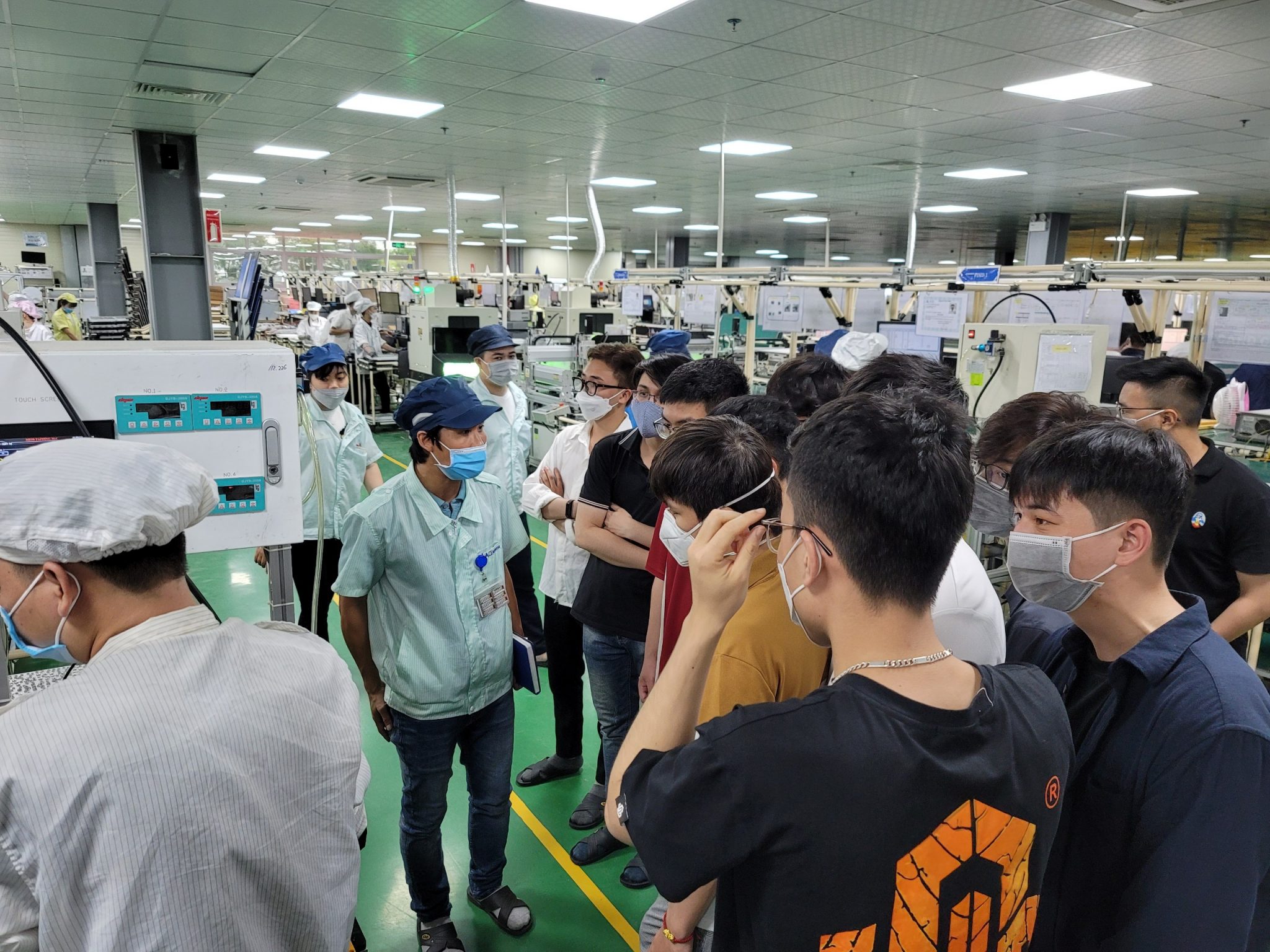 Tham quan, trải nghiệm thực tế tại công ty ACE Antenna Khoa Điện Tử