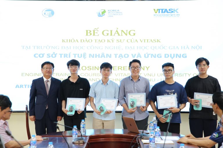 [VITASK-FET] BẾ GIẢNG KHOÁ HỌC “AI – Fundamentals & Applications 2023”
