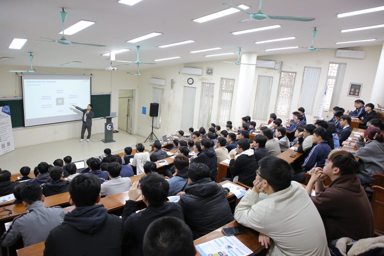 Trường Đại học Công nghệ tuyển sinh Thạc sĩ đợt 2 năm 2025